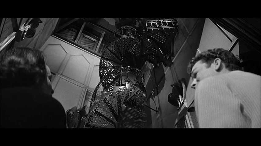 The-Haunting_the-stairs.jpg