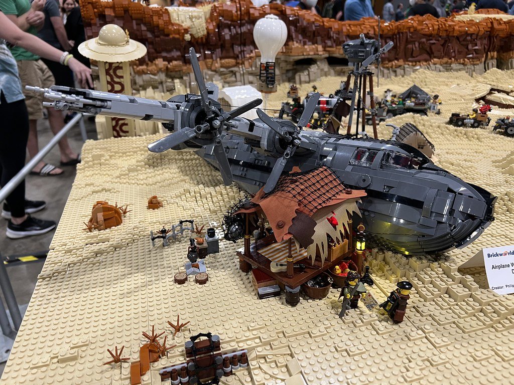 814482934_airship2.jpg.8708baa4838b9712bc9d82680e7884a1.jpg