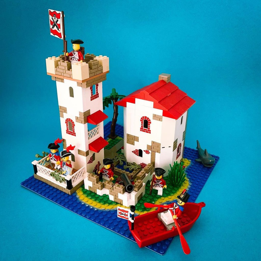 Imperial Outpost and Baracks+prison - Bricks747.jpg