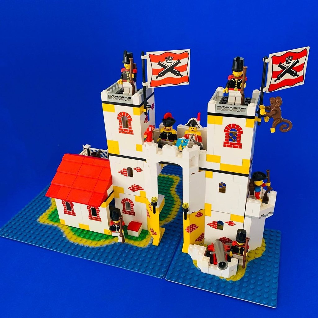 Imperial Harbour Entrance - Bricks747.jpg