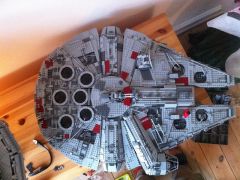 UCS Millennium Falcon - Cosmetic MOD, by mortesv.jpg