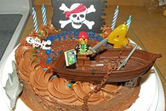pirate cake close up 2010.jpg
