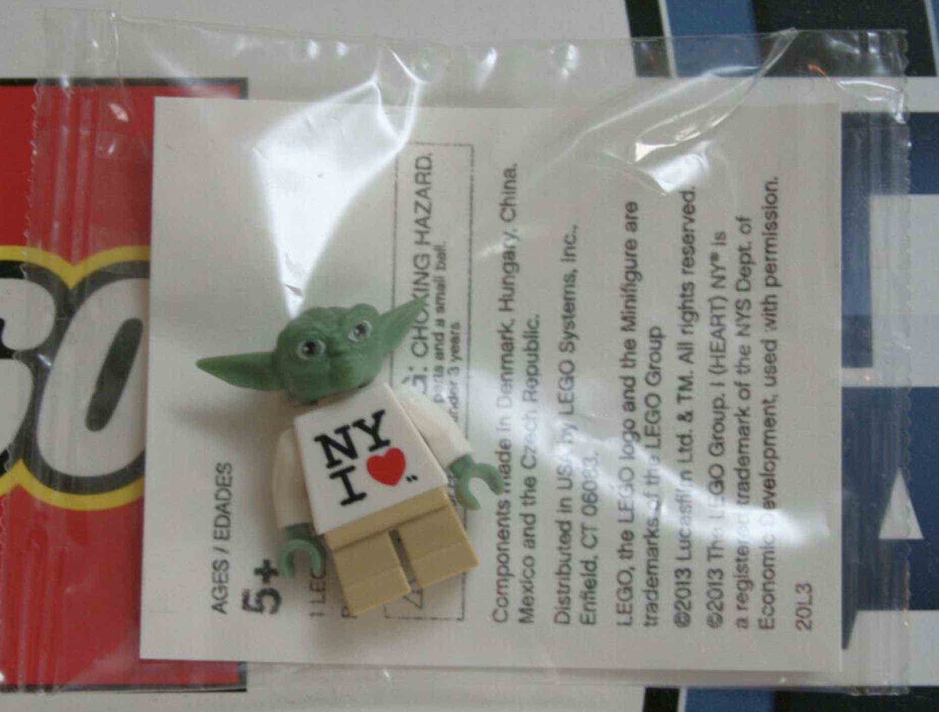 wafer Opdagelse Egenskab Yoda NY Fake or Original - LEGO Licensed - Eurobricks Forums